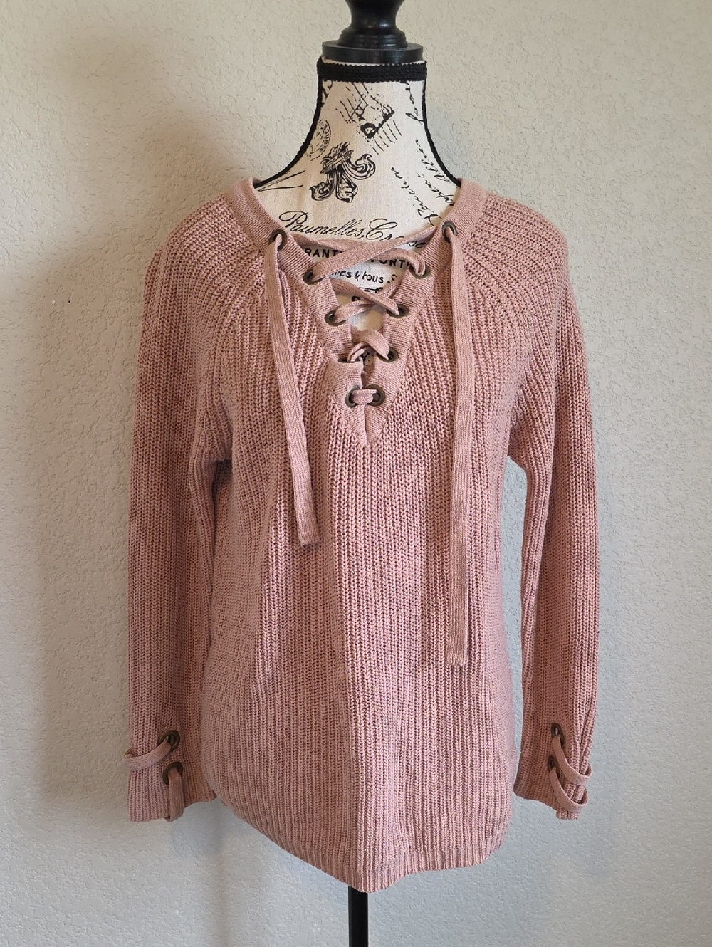 Ci Sono Lace-Up V-Neck Sweater in Dusty Rose
